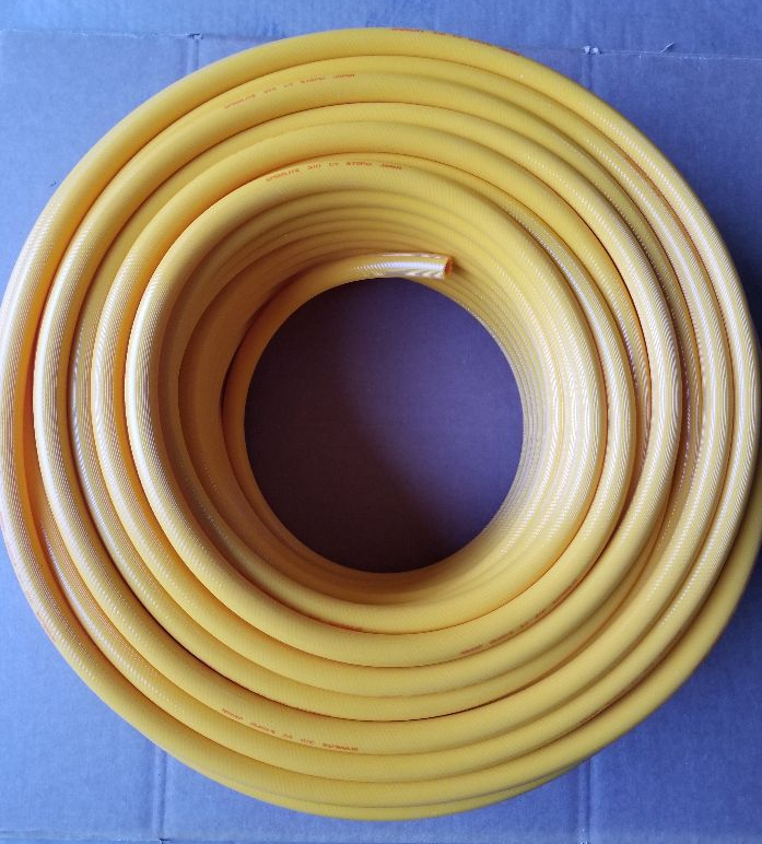 Spiralite 320 Spray Hose 3/8 inch x 300 foot roll 560 PSI P/N: GGHSA600FYX300